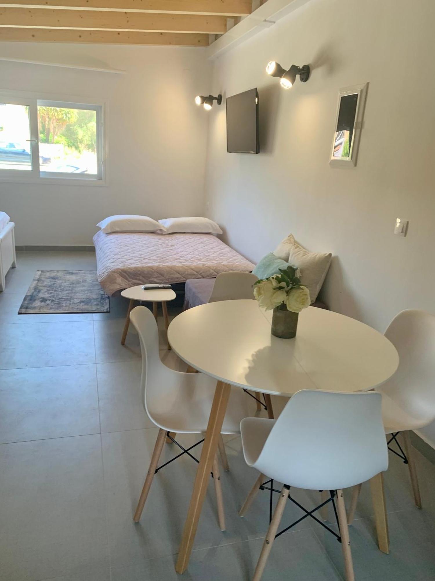 Terpsichore Boutique Appartments Дасия Екстериор снимка